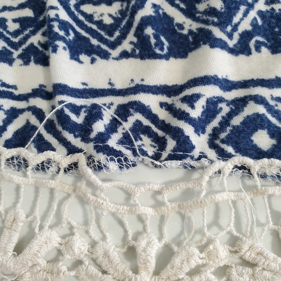 Blue & White Tank Top with lace trim size 2X - Picture 12 of 15